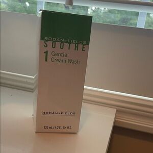 Rodan + Fields Soothe Gentle Cream Wash